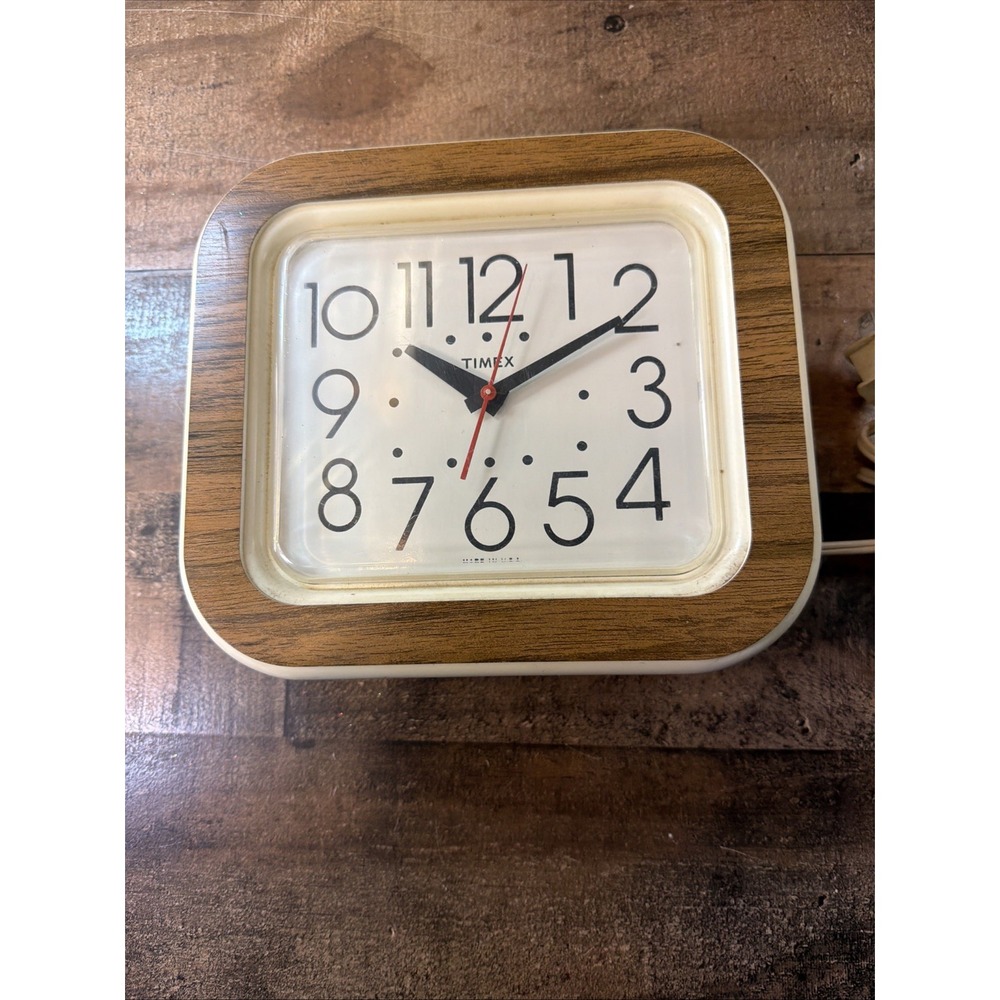 Vintage 70s Timex Electric Wall Clock Woodgrain Plastic Model 2205A MCM Works